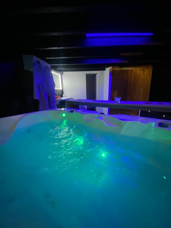 Mieuxqualhotel Jacuzzi Privatif La Retro Бордо Экстерьер фото