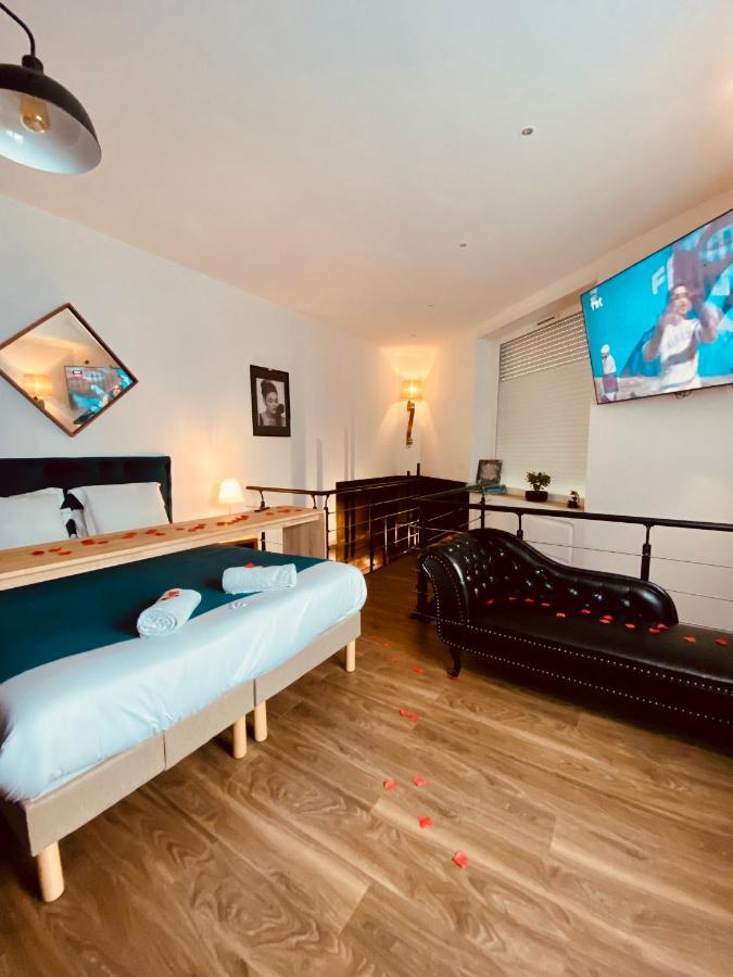 Mieuxqualhotel Jacuzzi Privatif La Retro Бордо Экстерьер фото