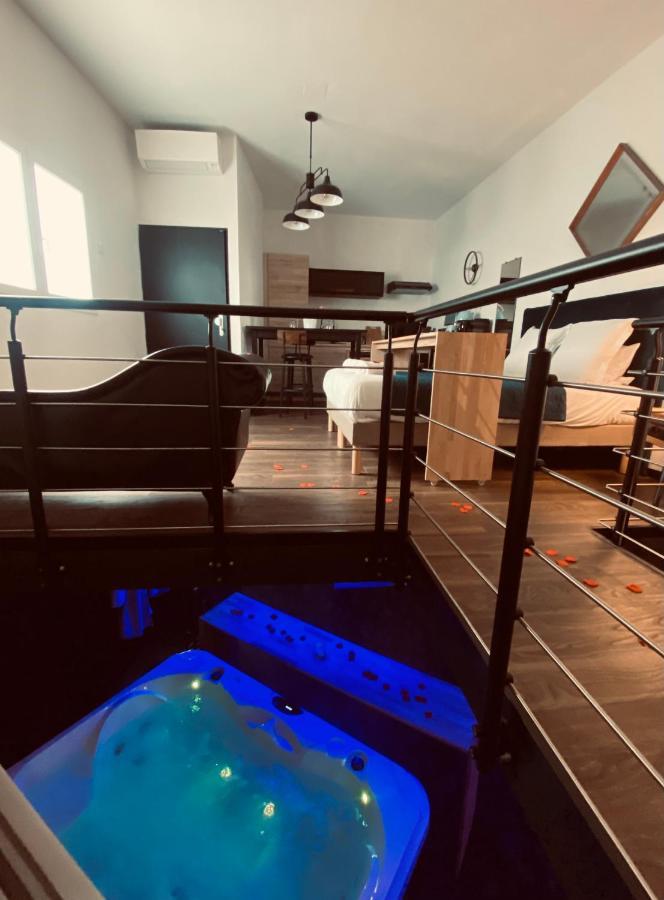 Mieuxqualhotel Jacuzzi Privatif La Retro Бордо Экстерьер фото